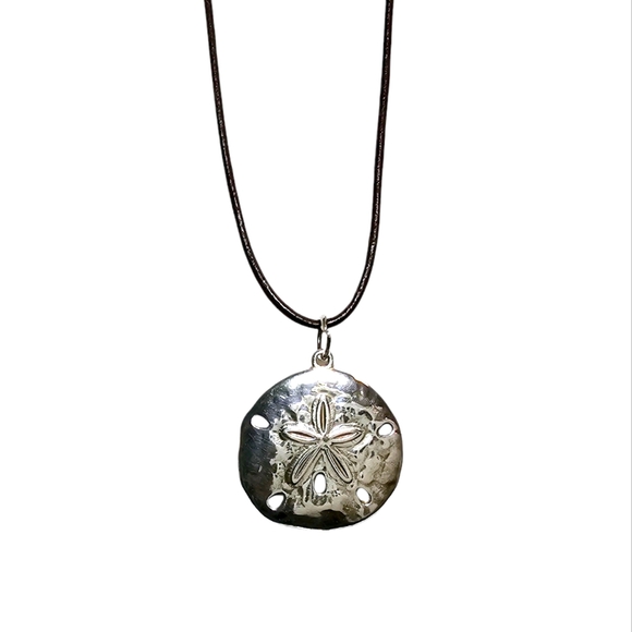 Vintage Sterling Silver Sand Dollar pendant - Picture 2 of 16